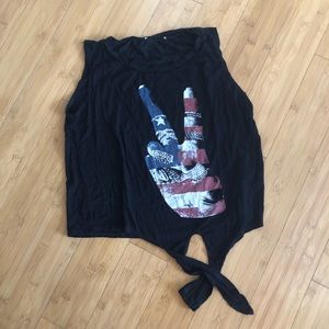 Women black peace crop top